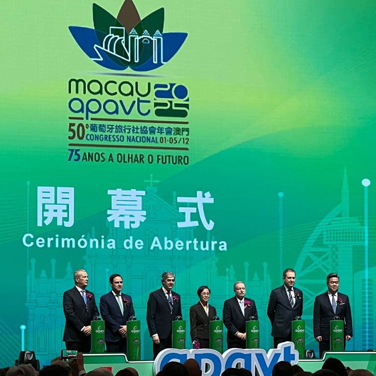 ESHT marca presença no Congresso da APAVT — Escola Superior de ...